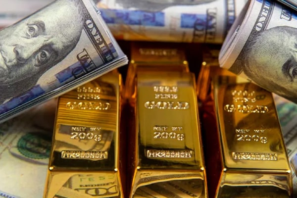 چه عواملی بر قیمت دلار و سکه موثر هستند؟