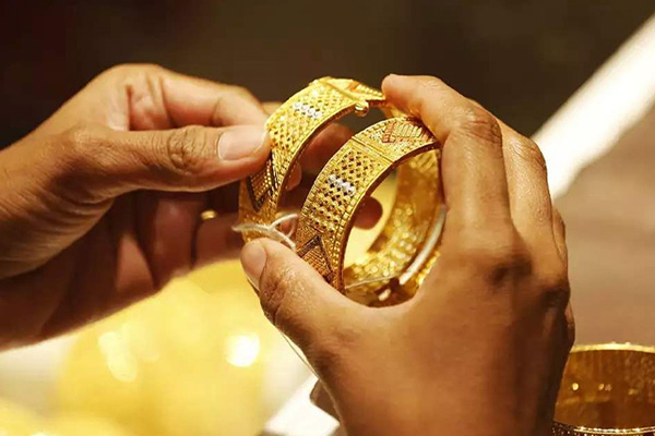 آیا طلا ارزان میشود یا گران؟