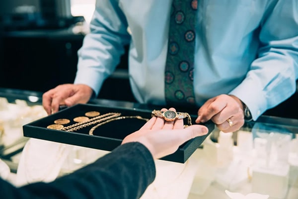 فروش طلا به طلافروشی آشنا