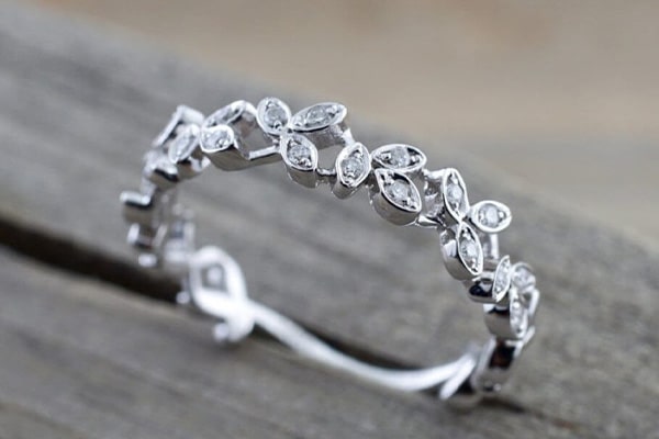 نحوه تشخیص طلای سفید از استیل