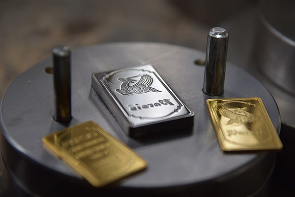 شرکت‌های تولیدکننده‌ی شمش طلا