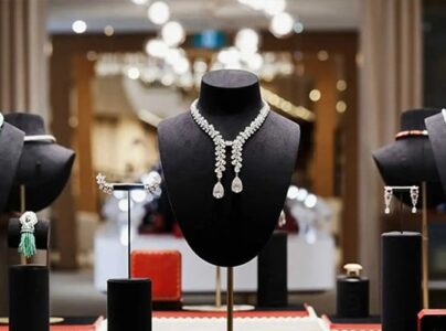 نکاتی که قبل از خرید سرویس طلا عروس باید بدانید