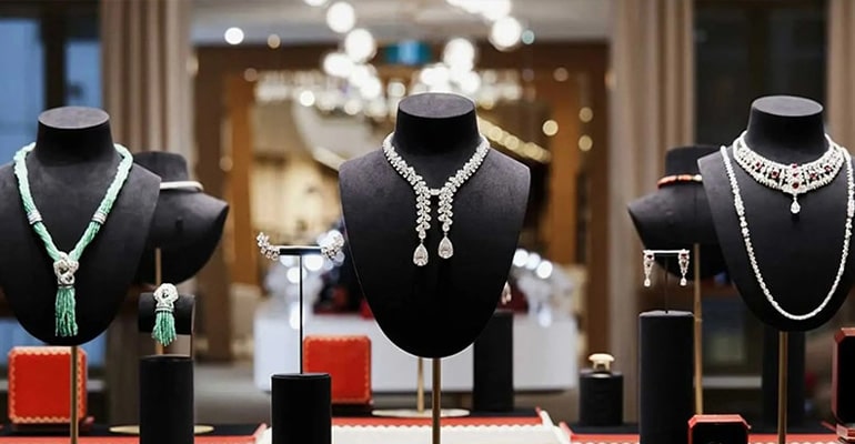 نکاتی که قبل از خرید سرویس طلا عروس باید بدانید