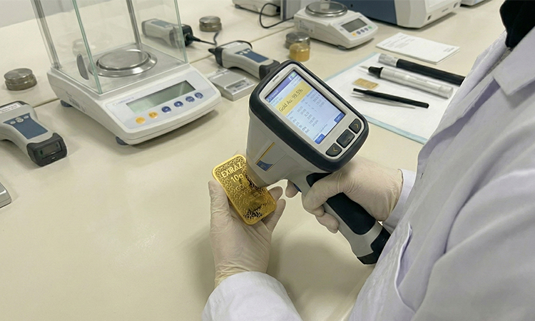 بررسی شمش طلا با دستگاه XRF